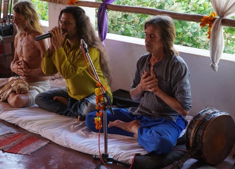 Shiva Girish Tibetan Singing Bowls Training