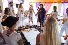 tibetan singing bowls therapy group healing with Shiva Girish